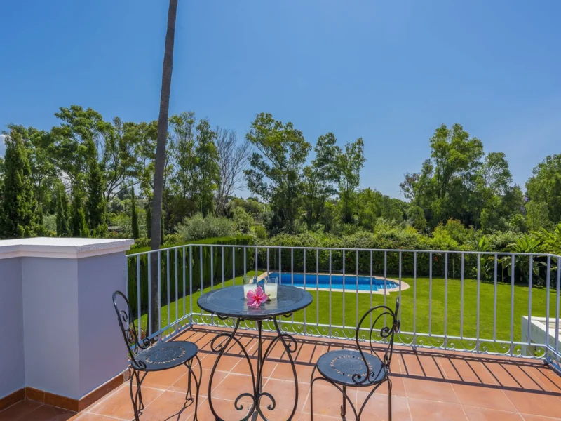 Furnished 4 Bedroom Private Villa with Terrace for Rent in Guadalmina Baja, San Pedro de Alcántara