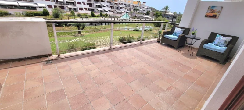 1 Bedroom Apartment with Terrace for Sale in Benahavís