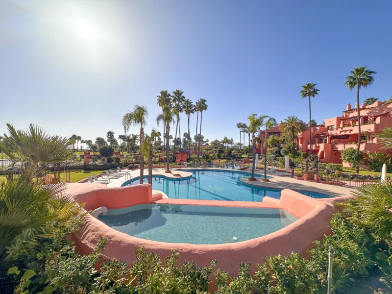 3 Bedroom Apartment for Sale in Estepona