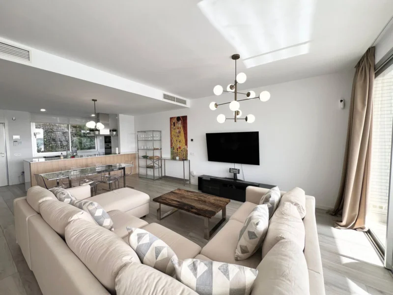3 Bedroom Private Villa for Sale in Cancelada, Estepona