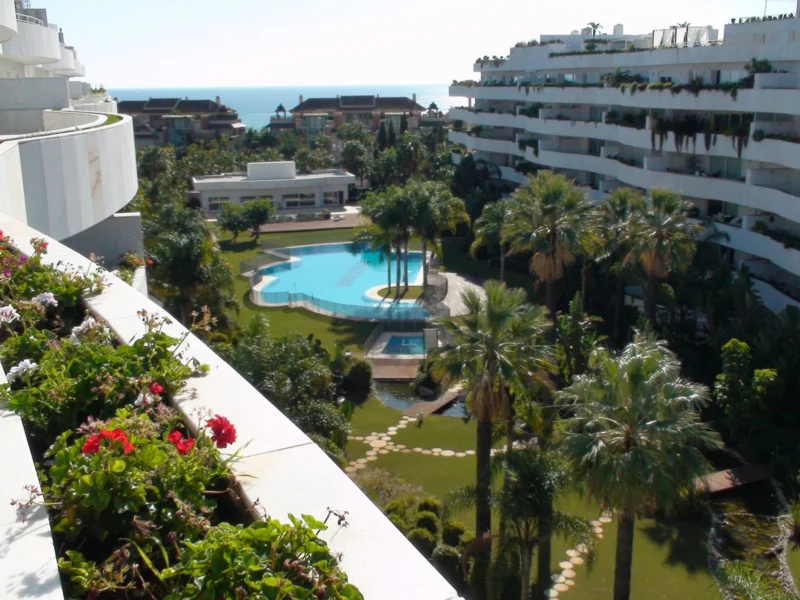 4 Bedroom Apartment for Sale in Nueva Andalucía, Marbella