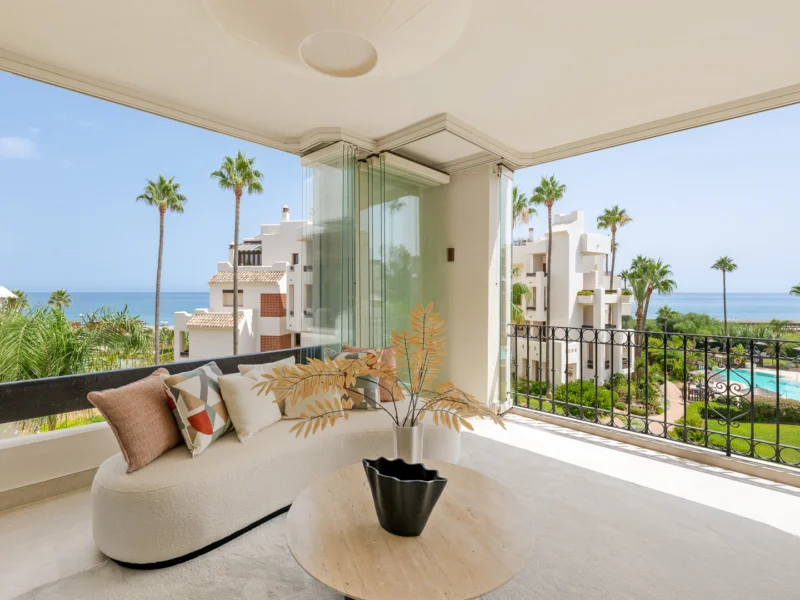 3 Bedroom Apartment with Terrace for Sale in Estepona