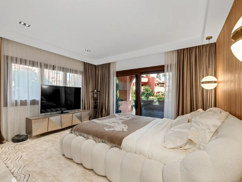 3 Bedroom Apartment for Sale in Estepona
