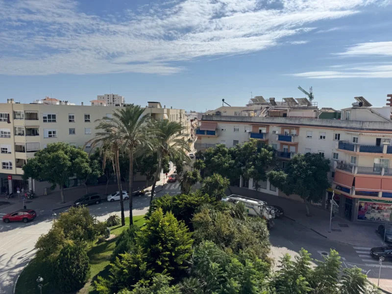 4 Bedroom Apartment with Terrace for Sale in Estepona