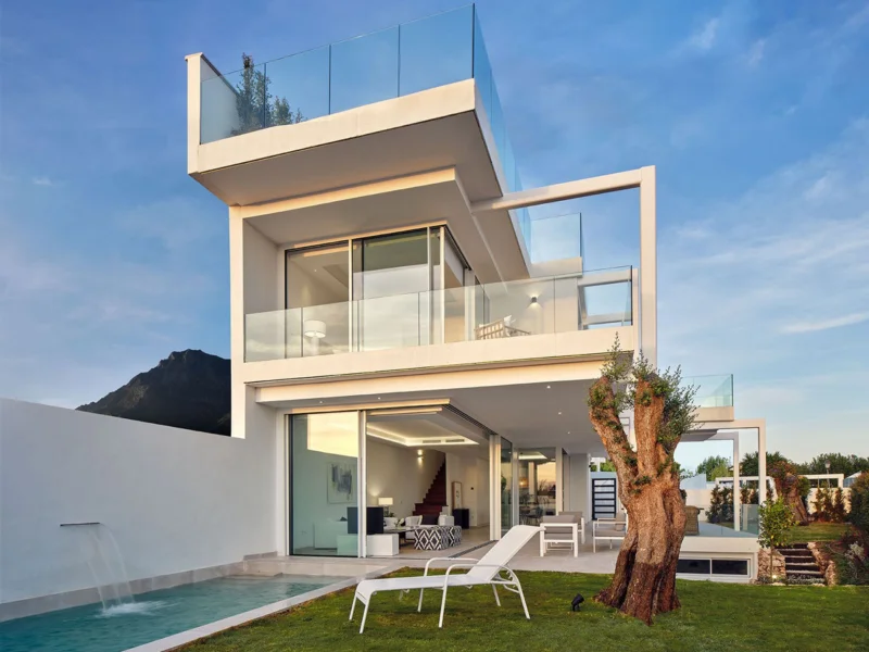 3 Bedroom Private Villa with Terrace for Sale in Marbella