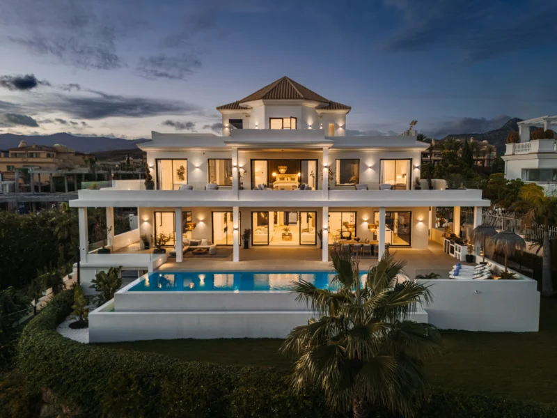 8 Bedroom Private Villa for Sale in Los Flamingos, Benahavís