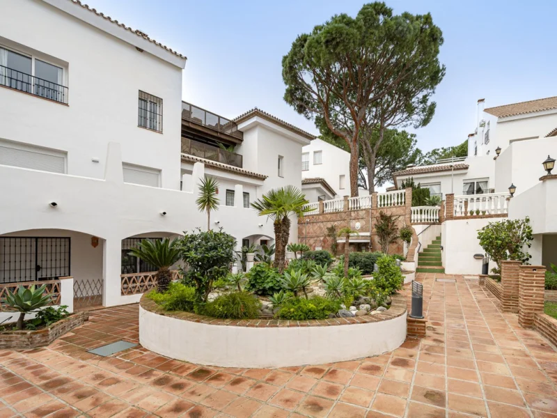 2 Bedroom Apartment for Sale in Aloha, Nueva Andalucía, Marbella