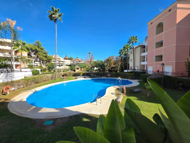 3 Bedroom Apartment with Terrace for Sale in Aloha, Nueva Andalucía, Marbella