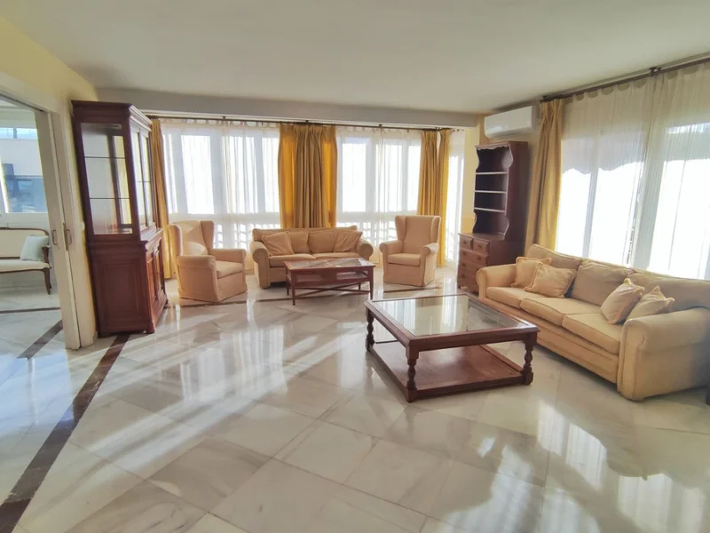 4 Bedroom Apartment for Sale in Marbella