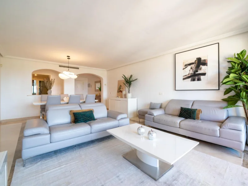 Furnished 3 Bedroom Apartment for Rent in Las Jacarandas, Nueva Milla de Oro, Estepona