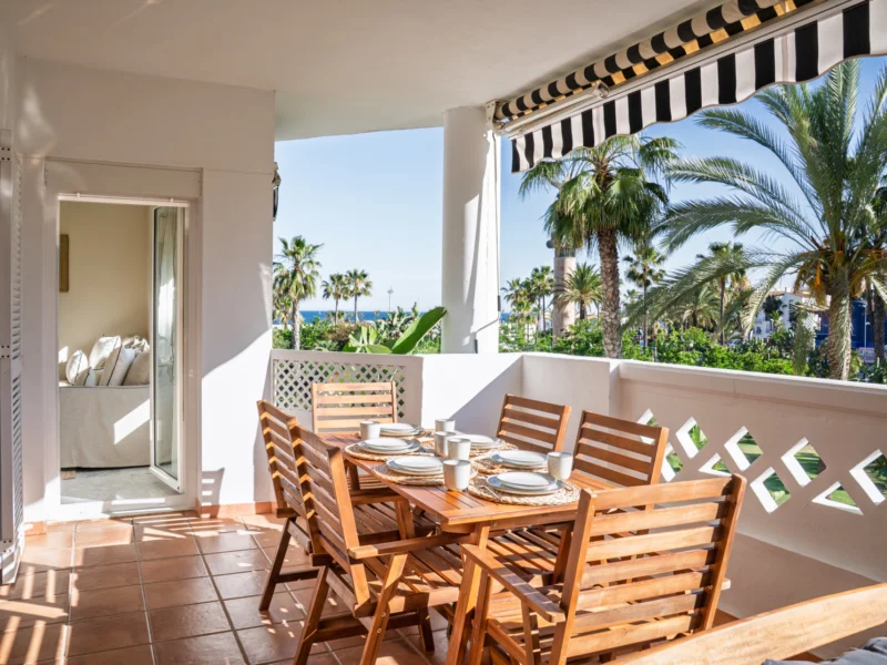 4 Bedroom Apartment with Terrace for Sale in Playa Rocío, Puerto Banús, Marbella