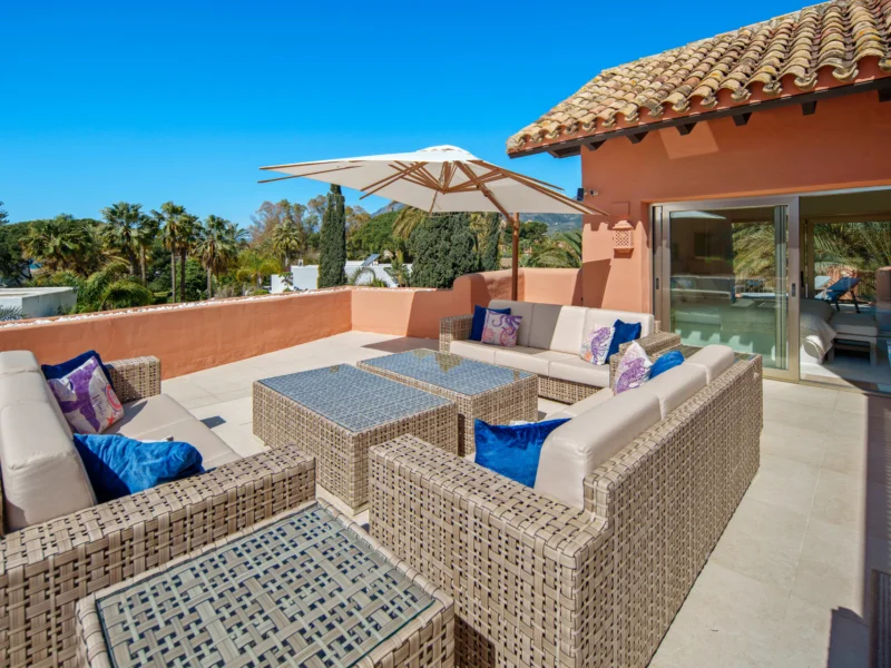 3 Bedroom Apartment with Terrace for Sale in La Morera, Los Monteros, Marbella