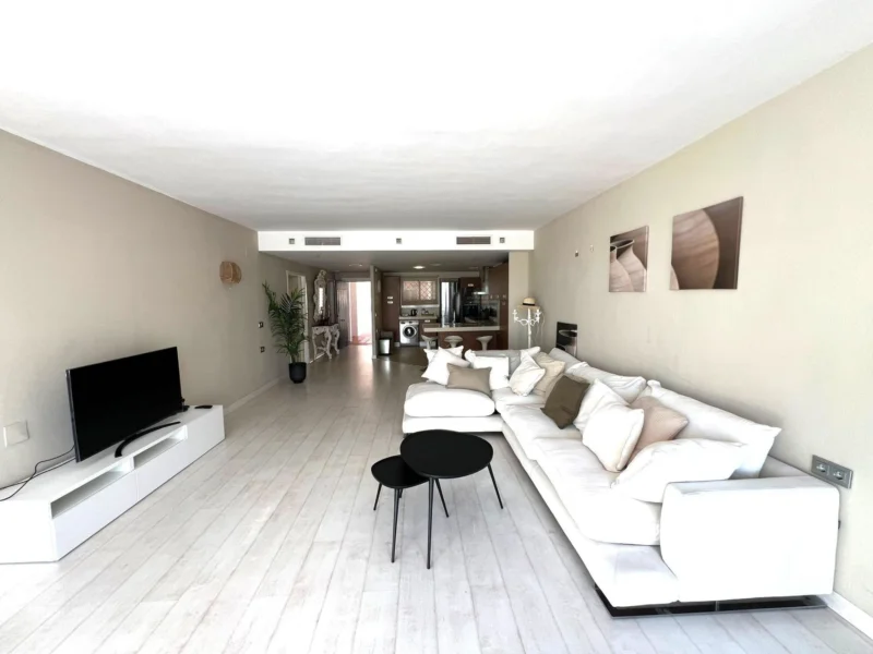3 Bedroom Apartment for Sale in Puerto Banús, Marbella