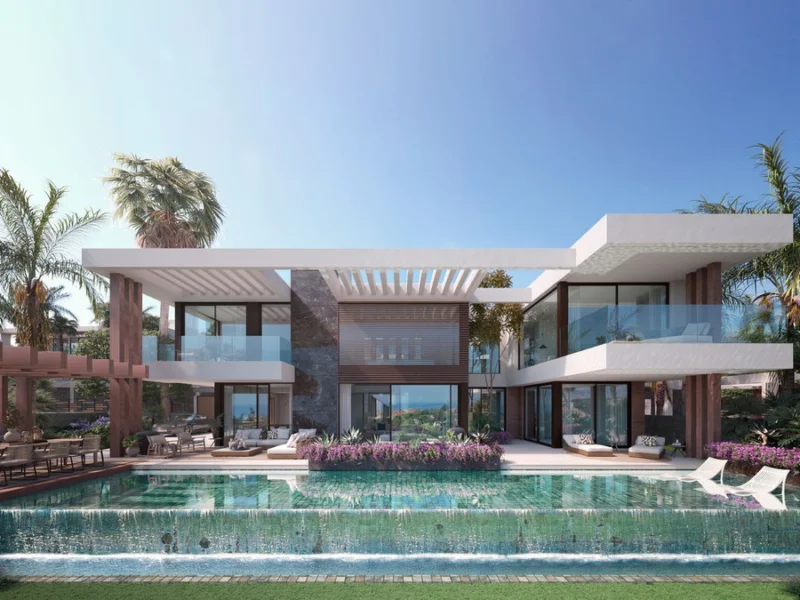 5 Bedroom Private Villa with Terrace for Sale in Nueva Andalucía, Marbella
