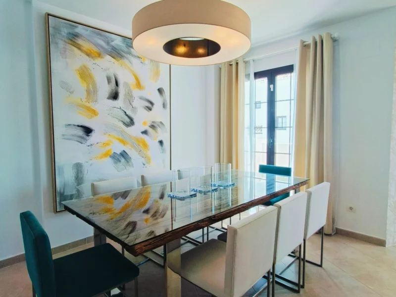 4 Bedroom Private Villa with Terrace for Sale in Los Monteros, Marbella