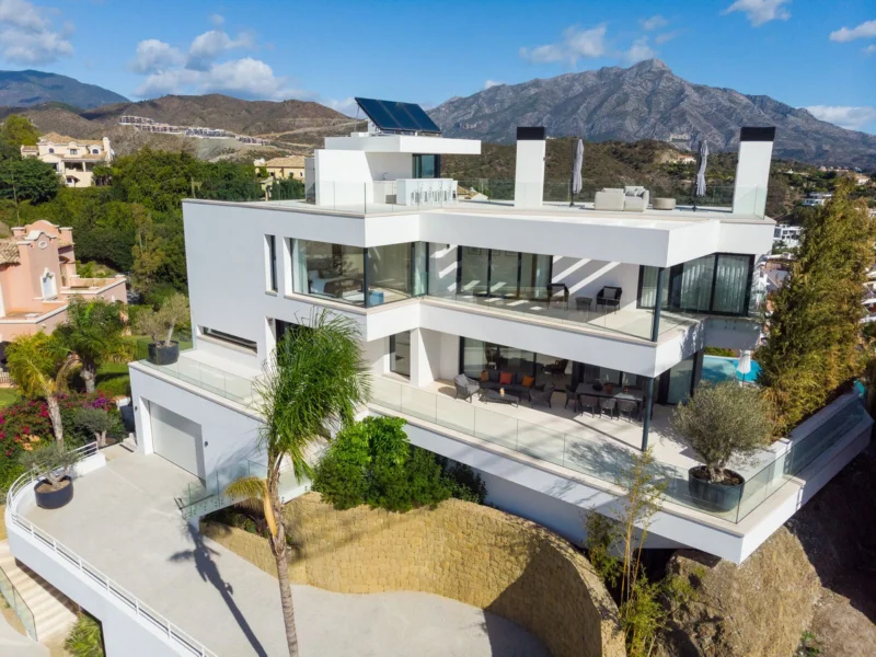 5 Bedroom Private Villa for Sale in La Quinta, Benahavís