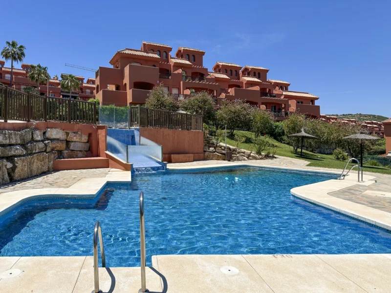 3 Bedroom Apartment with Terrace for Sale in Estepona