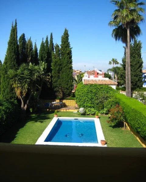 Furnished 5 Bedroom Private Villa with Terrace for Rent in Marbella