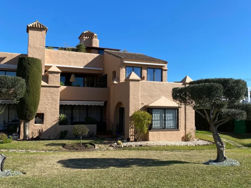 3 Bedroom Apartment for Sale in Estepona