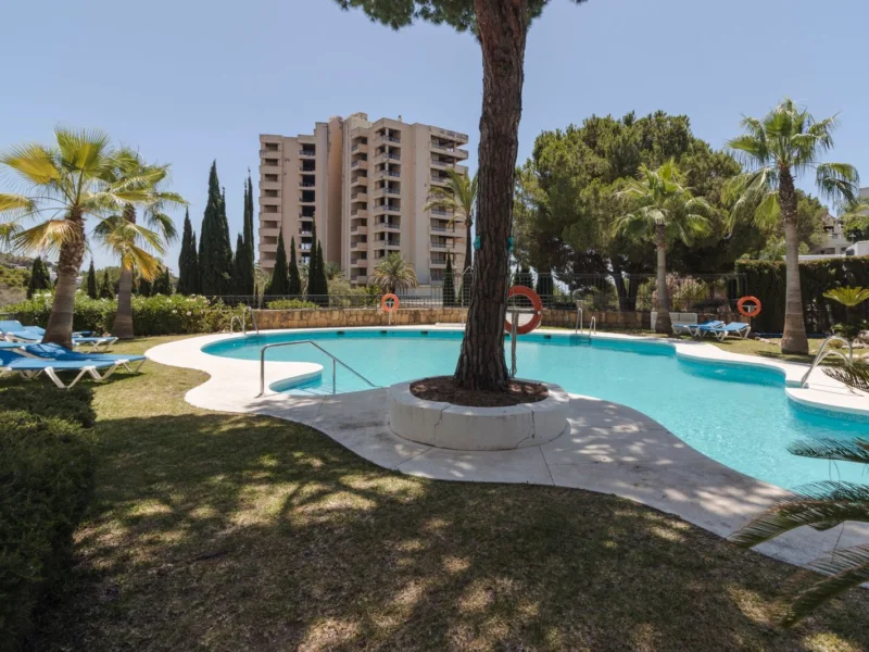 3 Bedroom Apartment for Rent in Río Real, Marbella