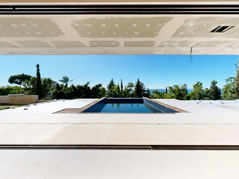 6 Bedroom Private Villa for Sale in Las Chapas, Marbella