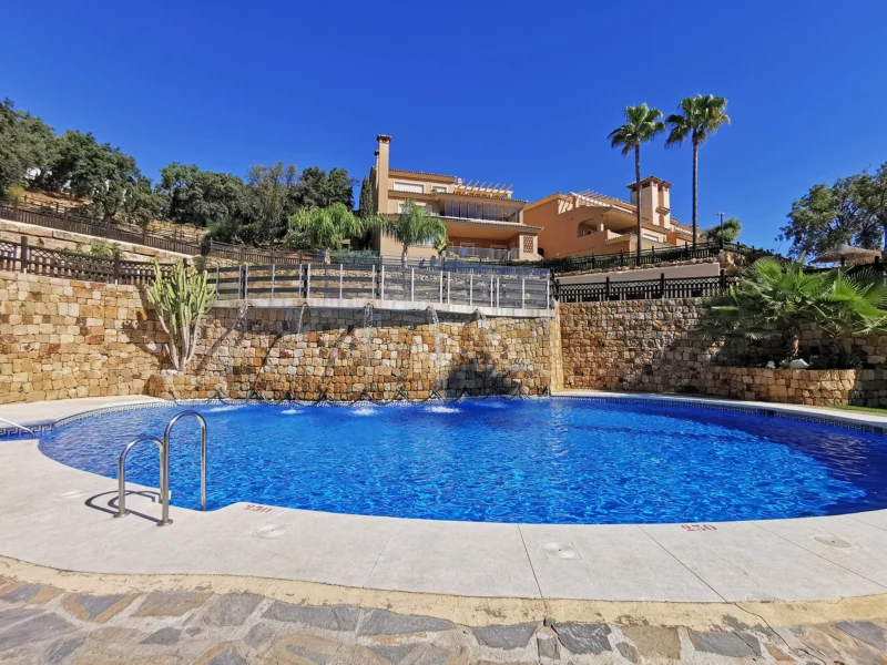 2 Bedroom Apartment for Sale in La Mairena, Marbella