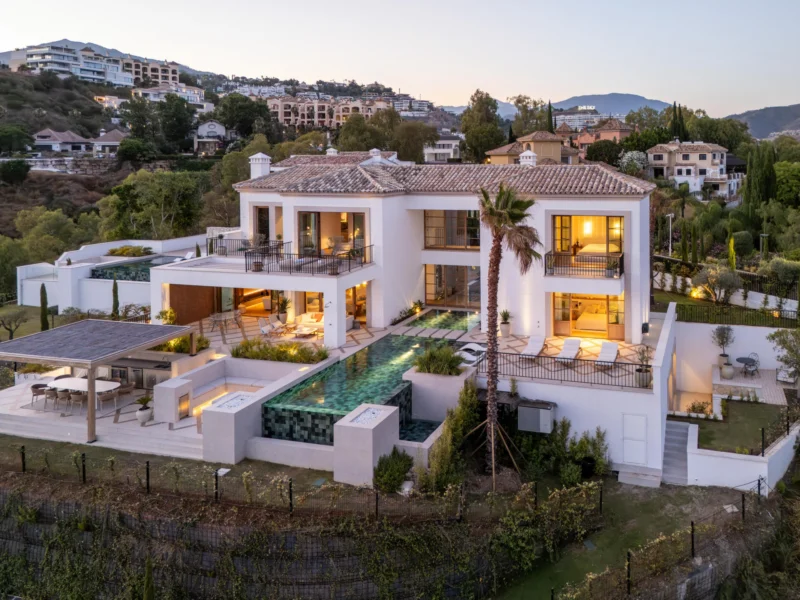 5 Bedroom Private Villa for Sale in Benahavís Pueblo