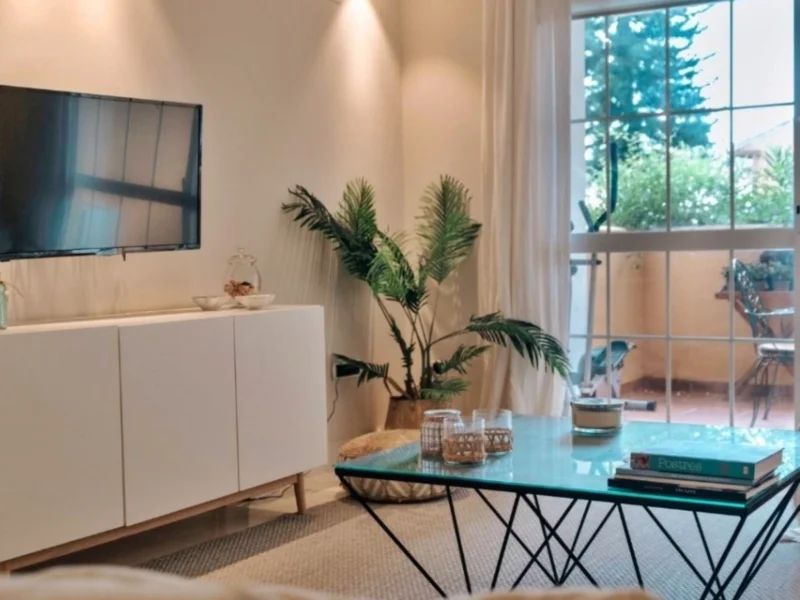 2 Bedroom Apartment with Terrace for Rent in Marbella