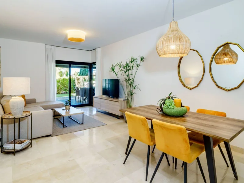 Furnished 2 Bedroom Apartment with Terrace for Rent in Los Flamingos, Benahavís