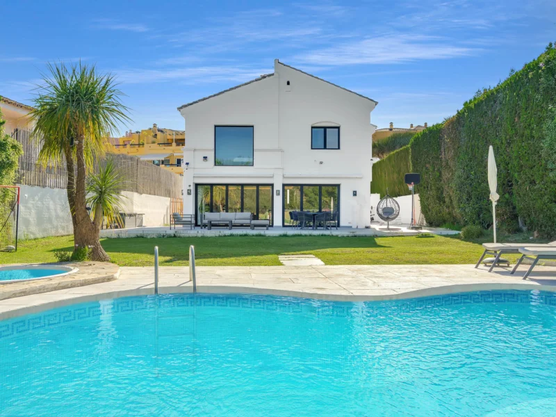 4 Bedroom Private Villa for Sale in Guadalmina Alta, San Pedro de Alcántara