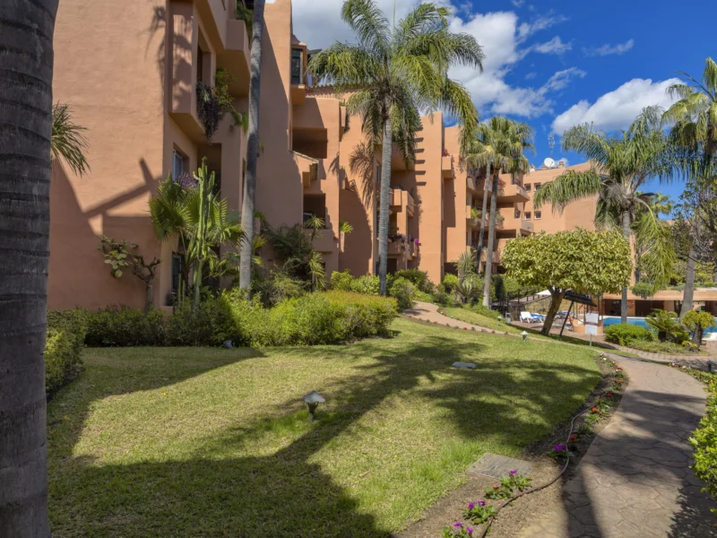 4 Bedroom Apartment for Sale in Milla de Oro, Marbella