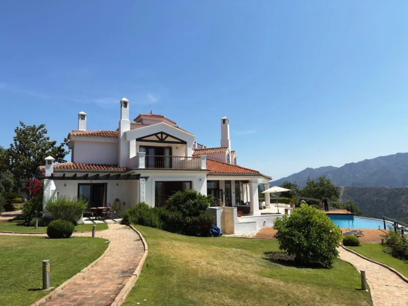 5 Bedroom Private Villa for Sale in La Zagaleta, Benahavís