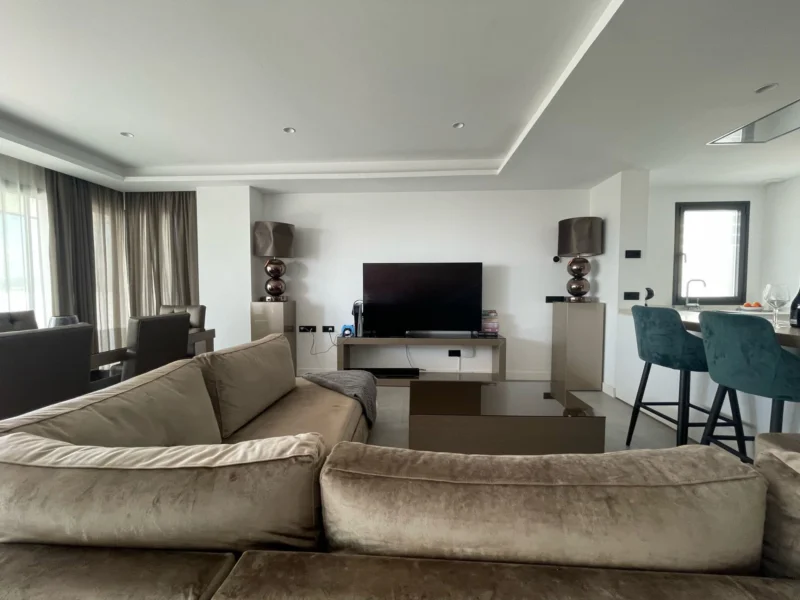 Furnished 4 Bedroom Apartment with Terrace for Rent in Estepona
