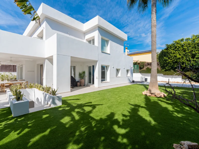 5 Bedroom Private Villa for Sale in La Cantera, Marbella Centro