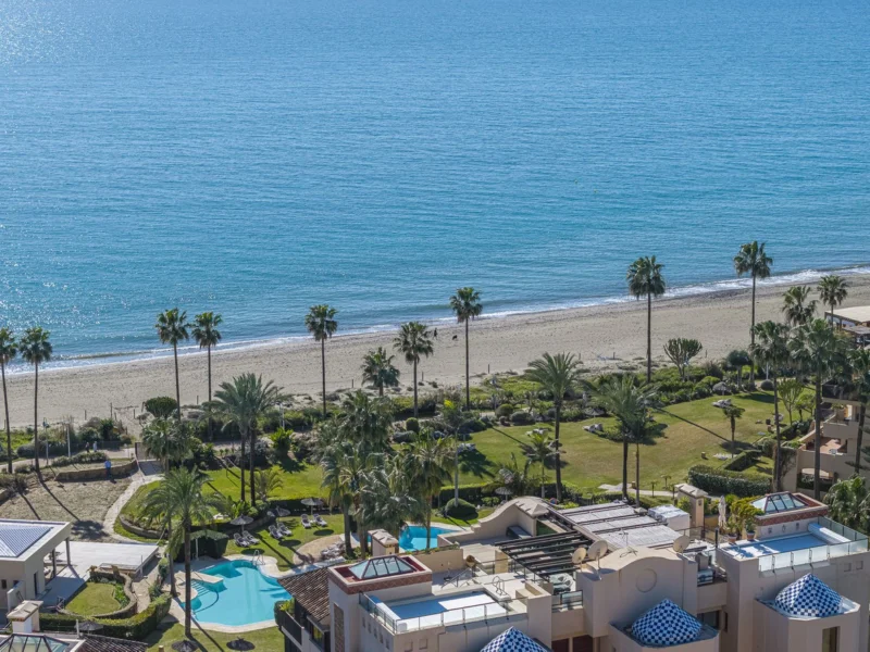 3 Bedroom Apartment with Terrace for Sale in Costalita, Cancelada, Estepona