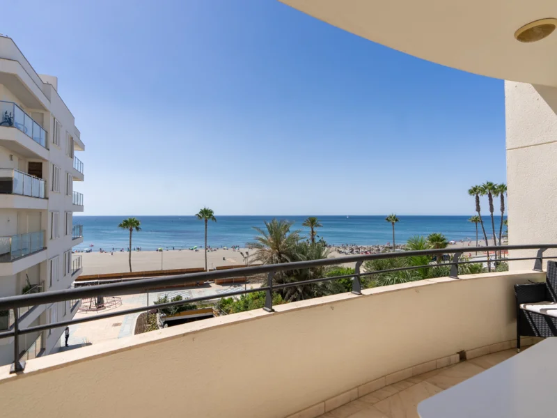 3 Bedroom Apartment for Sale in La Alqueria, Estepona
