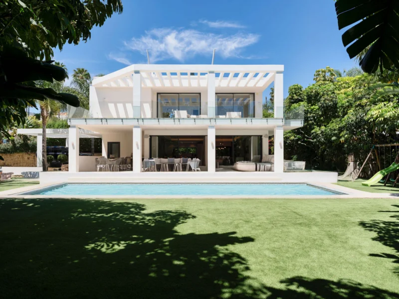 5 Bedroom Private Villa for Sale in La Quinta, Benahavís