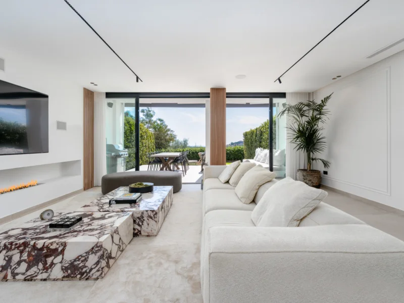 4 Bedroom Private Villa for Sale in La Quinta, Benahavís