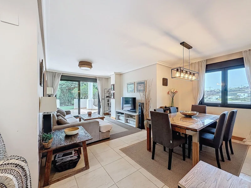 3 Bedroom Apartment for Sale in Selwo, Nueva Milla de Oro, Estepona