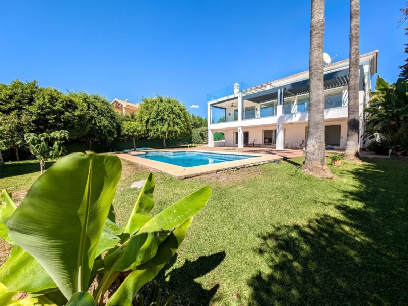 4 Bedroom Private Villa for Sale in Nueva Andalucía, Marbella