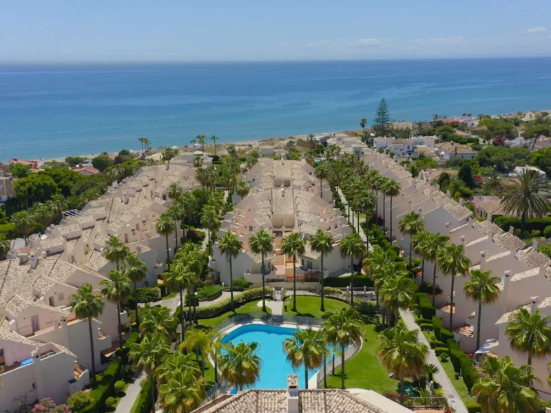Furnished 4 Bedroom Private Villa for Rent in Marbella