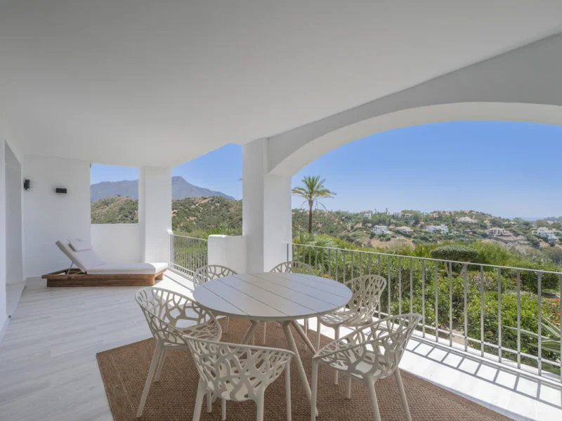 3 Bedroom Apartment for Sale in Benahavís