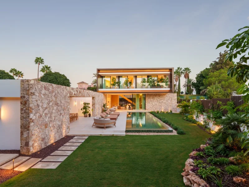 5 Bedroom Private Villa for Sale in Milla de Oro, Marbella