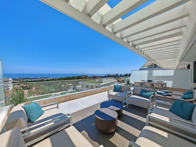 3 Bedroom Apartment for Sale in Estepona